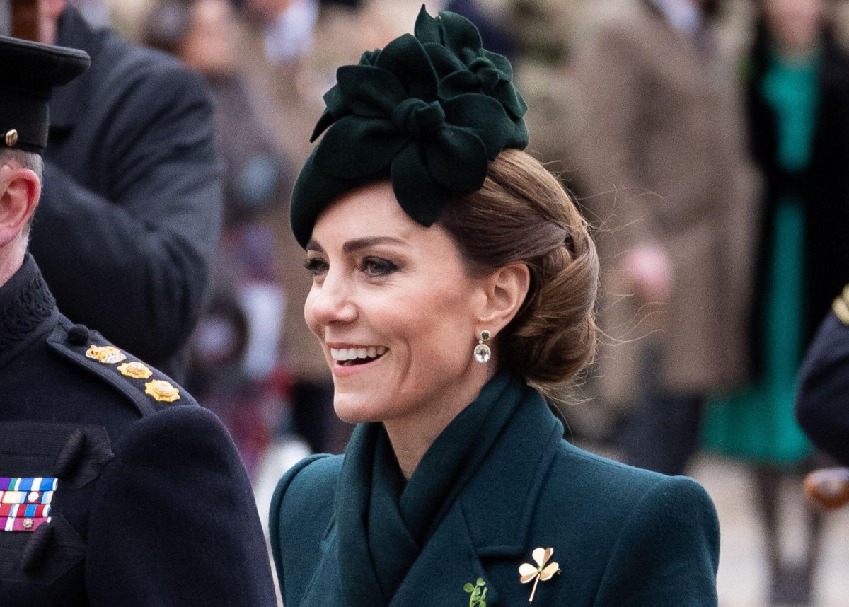 The Princess of Wales presents shamrocks to the Irish Guards on St. Patrick's Day at Wellington Barracks in London on March 17, 2025 (Aaron Chown/PA Images/Alamy)