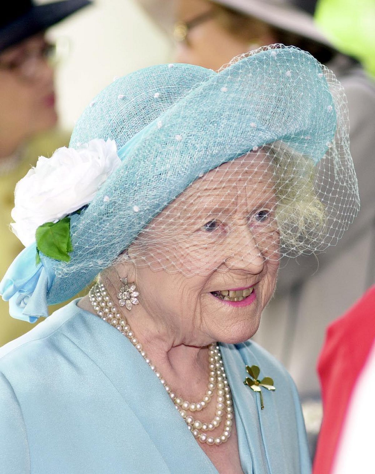 The Queen Mother attends the Irish Guards' centenary service of thanksgiving and commemoration at Guards Chapel in London on June 7, 2000 (John Stillwell/PA Images/Alamy)