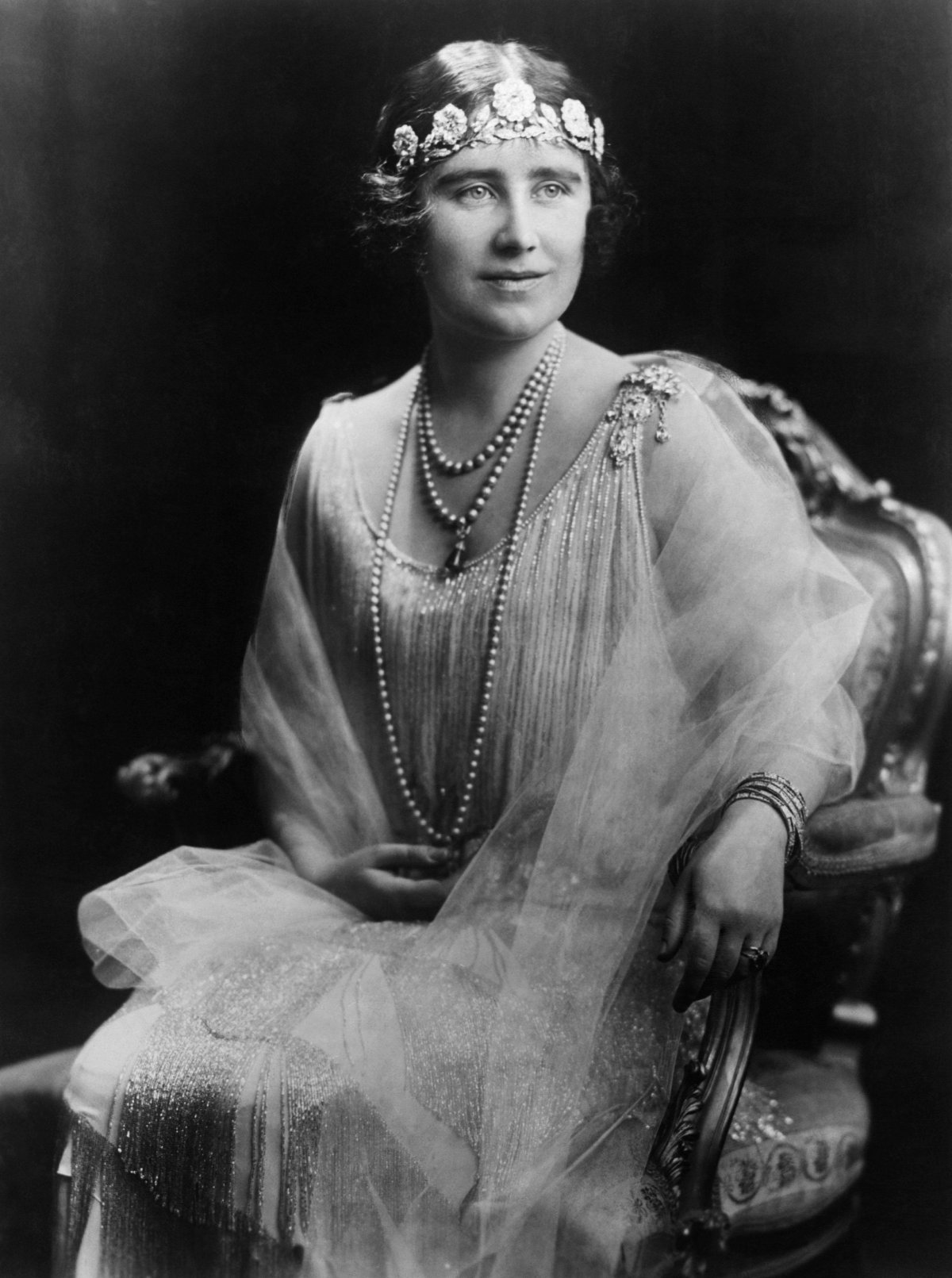 Portrait of the Duchess of York (later Queen Elizabeth the Queen Mother), ca. 1920s (Everett Collection Inc/Alamy)