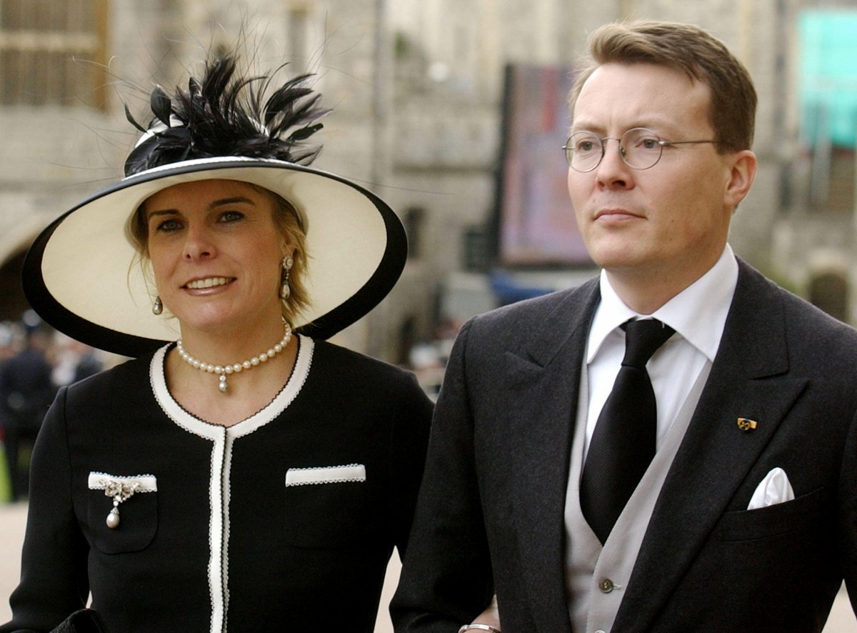 Prince Constantijn and Princess Laurentien of the Netherlands attend the blessing of the marriage of the Prince of Wales and the Duchess of Cornwall at St. George's Chapel, Windsor on April 9, 2005 (Martyn Hayhow/PA Images/Alamy)