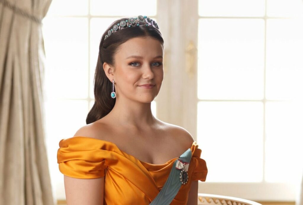 Princess Isabella Debuts in the Turquoise Daisy Bandeau in Denmark