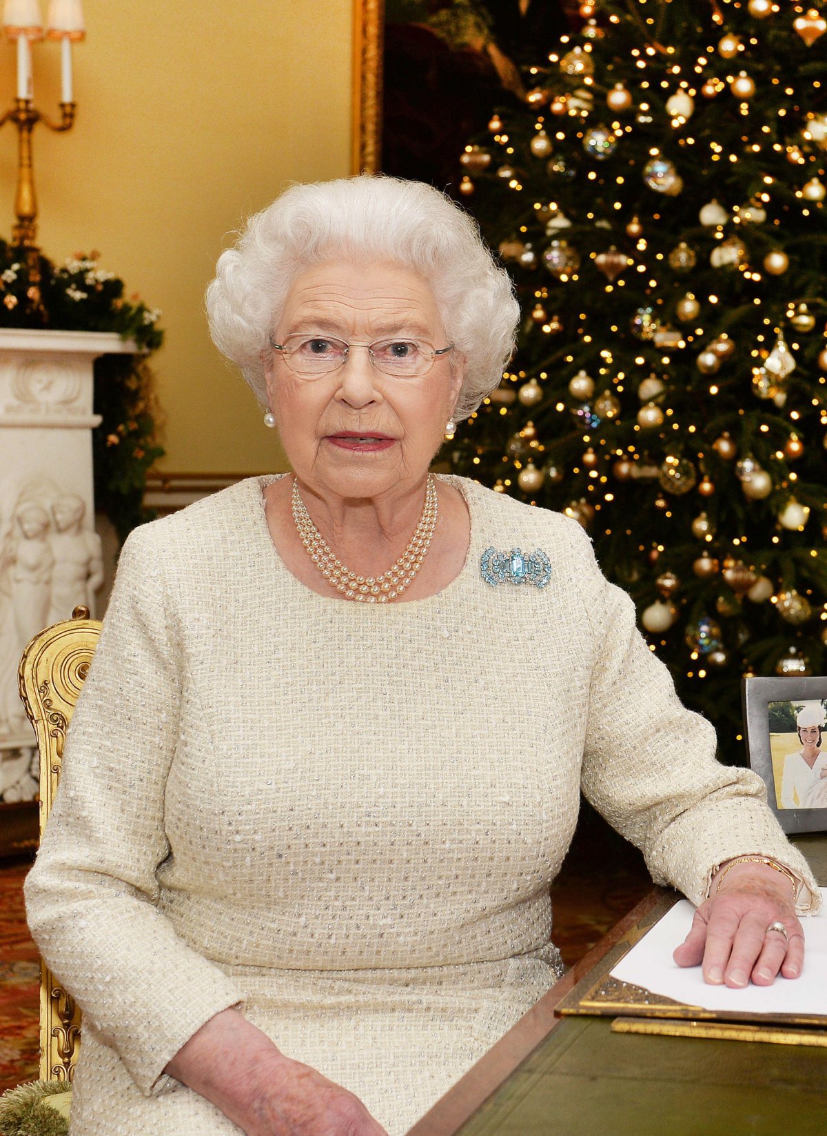 Queen Elizabeth II records her annual Christmas Broadcast at Buckingham Palace, December 2015 (John Stillwell/PA Images/Alamy)
