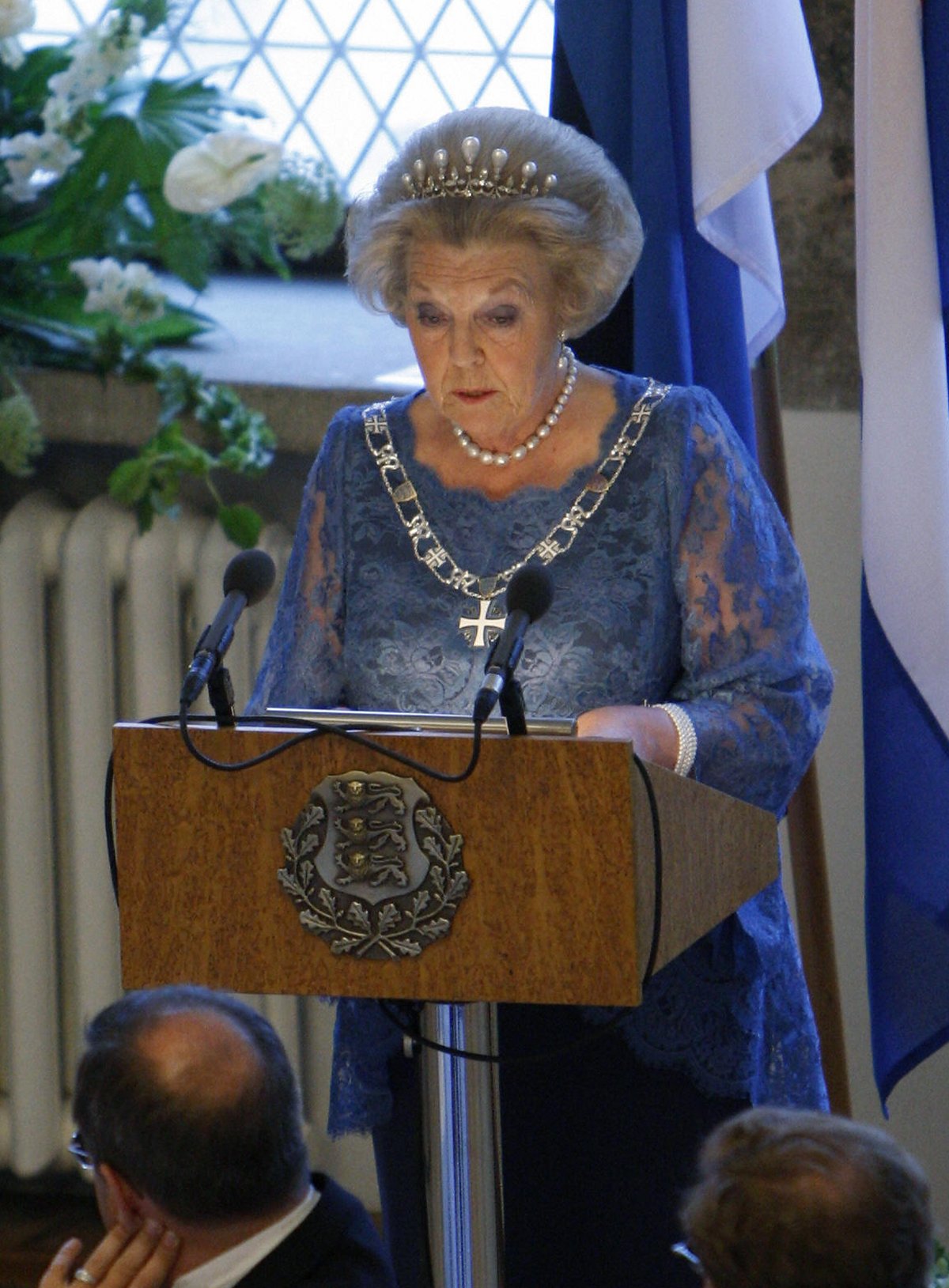 Queen Beatrix of the Netherlands delivers remarks during a dinner in Estonia, May 2008 (RAIGO PAJULA/AFP/Getty Images)