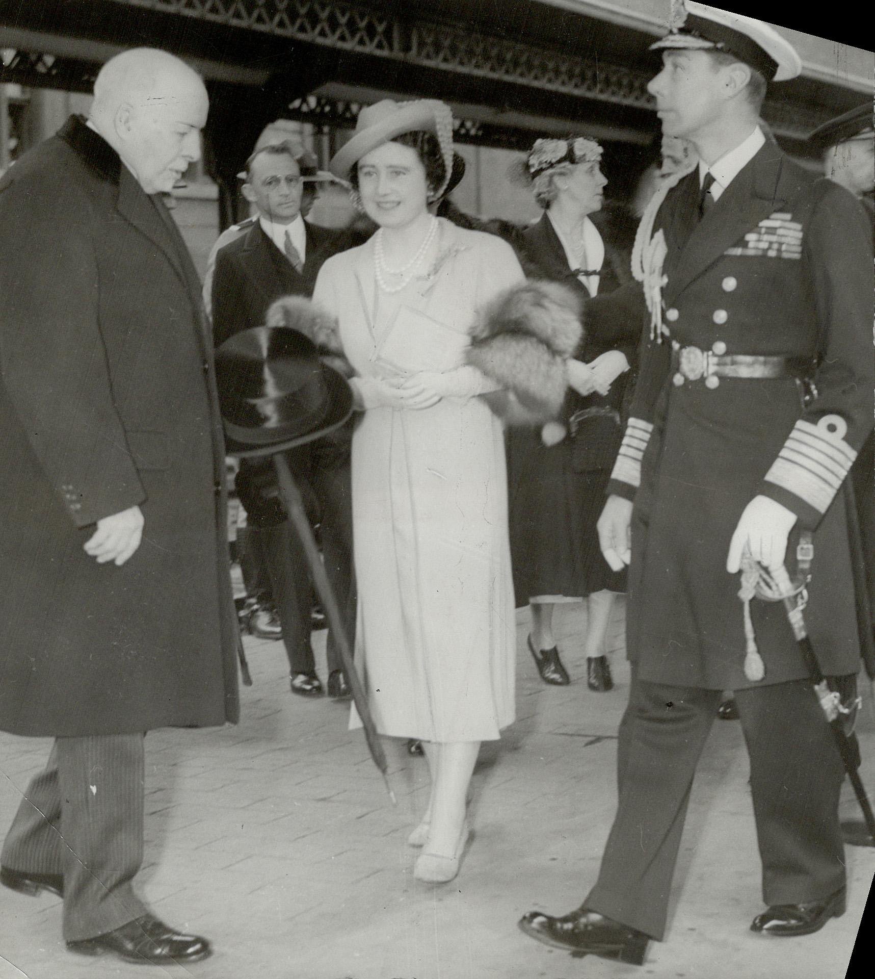King George VI and Queen Elizabeth are greeted by Lieutenant Governor W.J. Tupper on their arrival to Winnipeg on May 24, 1939 (Toronto Star Photograph Archive)