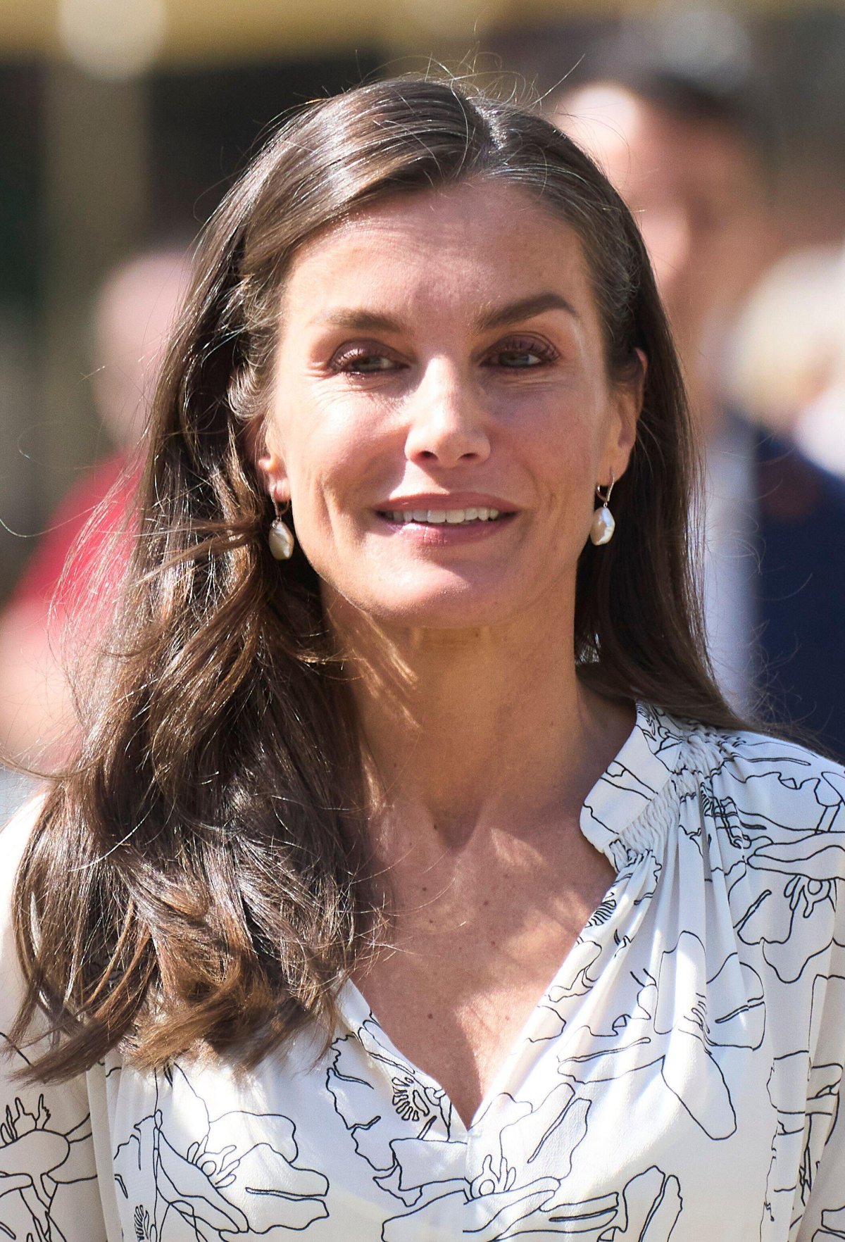 The Queen of Spain attends the opening of the Madrid Book Fair at Retiro Park on May 30, 2025 (Album/Alamy)
