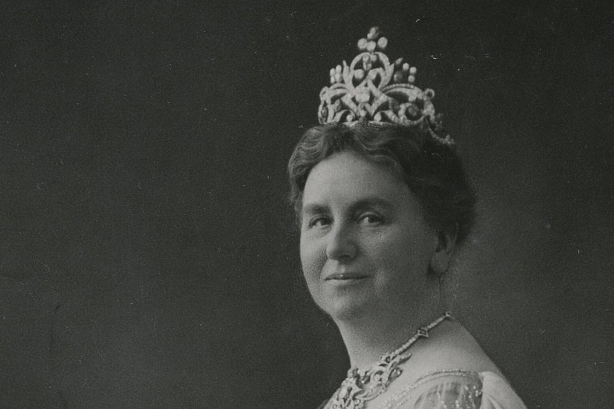 Queen Wilhelmina of the Netherlands, photographed in 1931 by Franz Ziegler (Universitaire Bibliotheken Leiden)