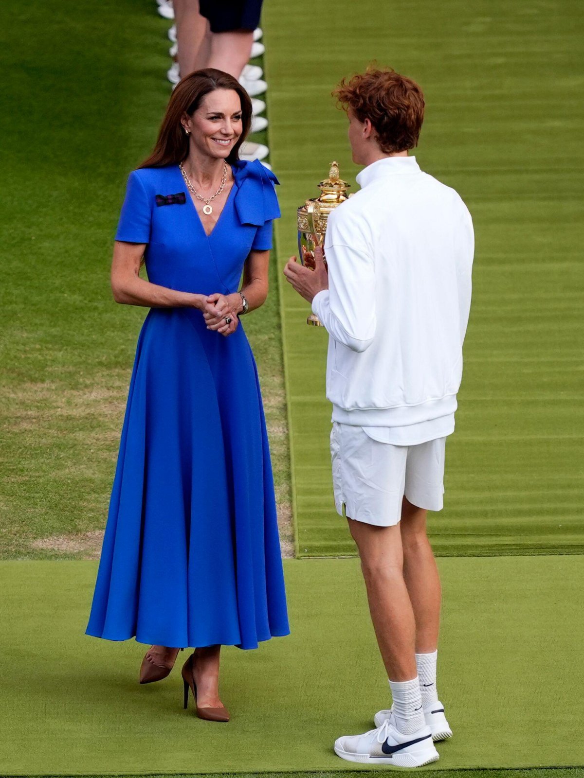 The Princess of Wales presents the Gentlemen's Singles Trophy to Jannik Sinner at Wimbledon on July 13, 2025 (Jordan Pettitt/PA Images/Alamy)