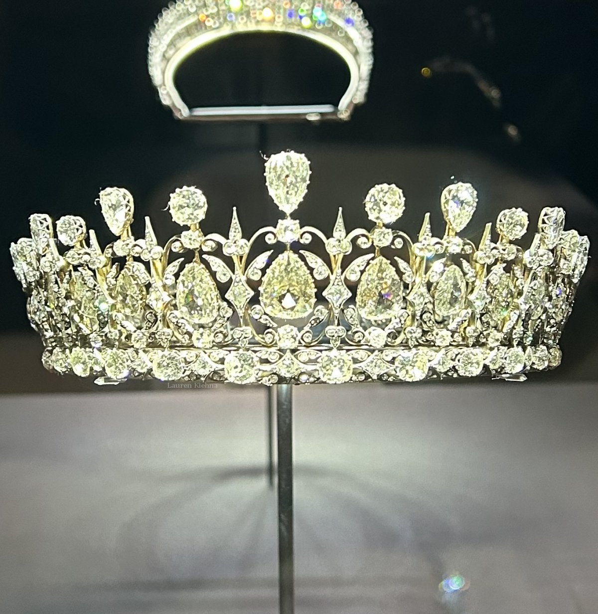 The Fife Tiara, displayed at Kensington Palace, April 2025 (Photo © Lauren Kiehna)