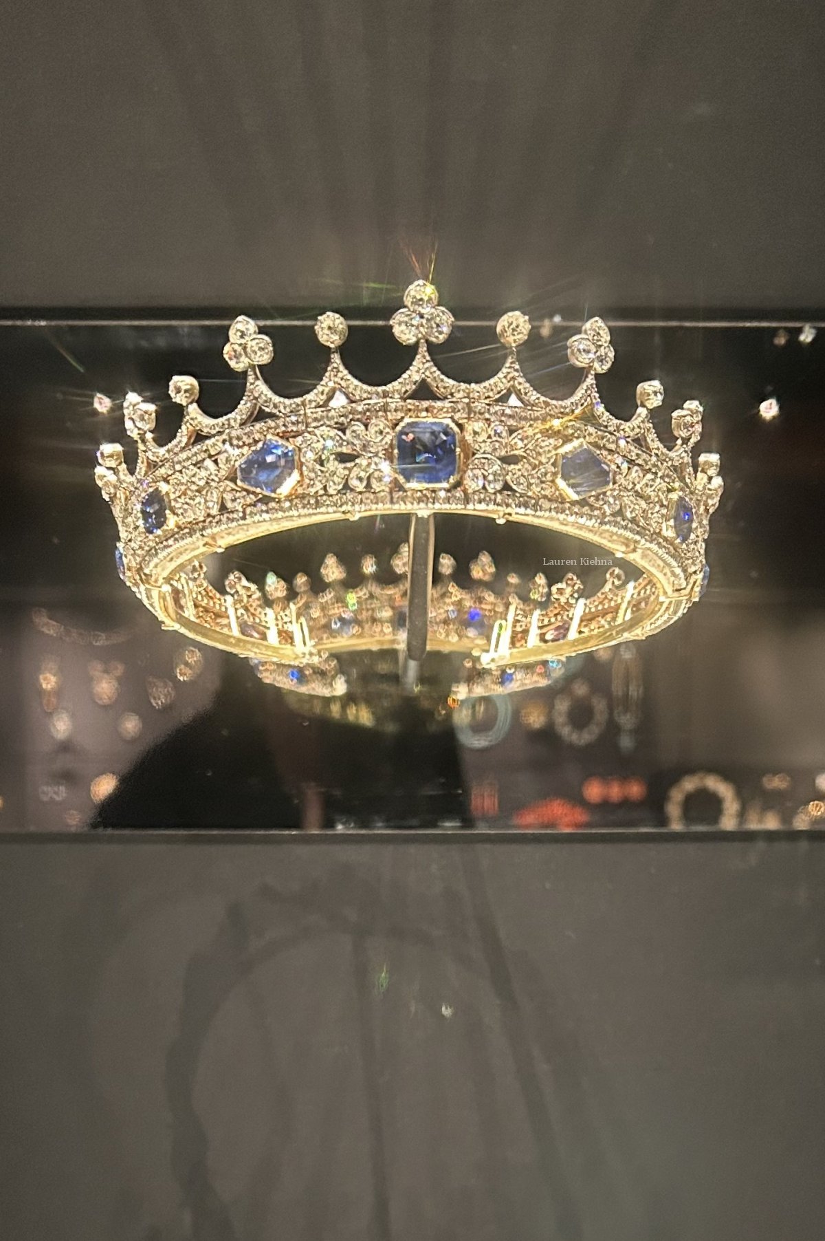 The sapphire and diamond tiara designed in 1840 by Prince Albert for Queen Victoria, displayed at the V&A in London in April 2025 (Photo © Lauren Kiehna)