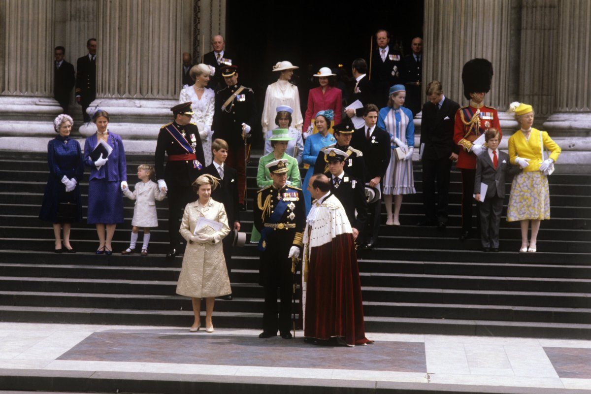 Members of the British royal family wait on the steps of St. Paul's Cathedral after a service of thanksgiving for the Queen Mother's 80th birthday on July 15, 1980 (PA Images/Alamy)