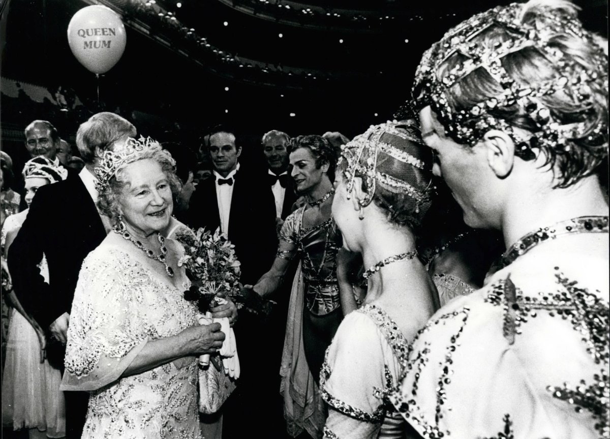 The Queen Mother attends a special ballet performance given at the Royal Opera House, Covent Garden in honor of her 80th birthday on August 4, 1980 (Keystone Press/Alamy)