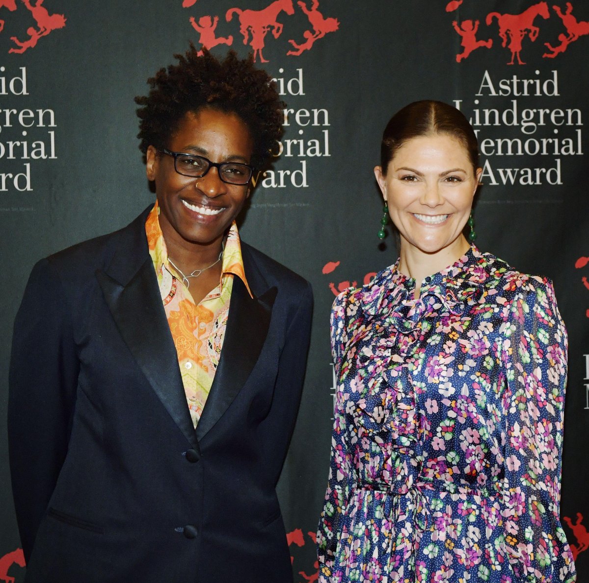 The Crown Princess of Sweden poses with the winner of the Astrid Lindgren Memorial Award, Jacqueline Woodson, after the award ceremony at the Stockholm Concert Hall on May 28, 2018 (Jessica Gow/TT News Agency/Alamy)