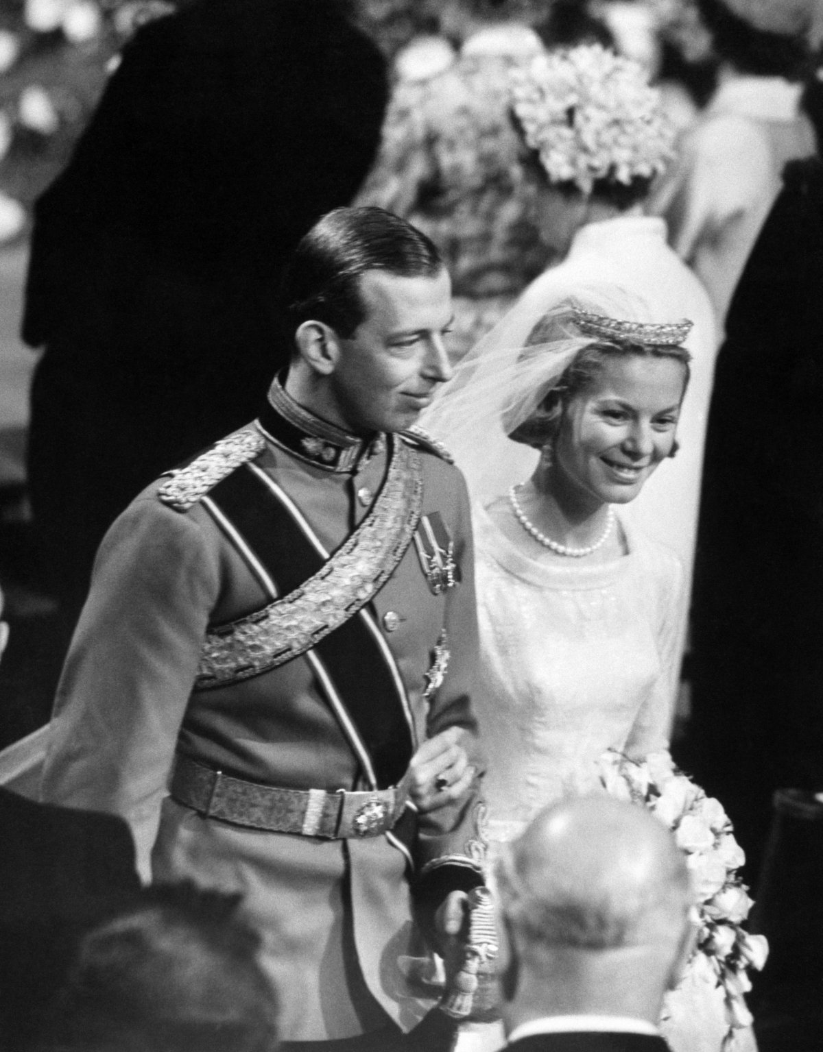 The Duke and Duchess of Kent leave York Minster after their royal wedding ceremony on June 8, 1961 (PA Images/Alamy)