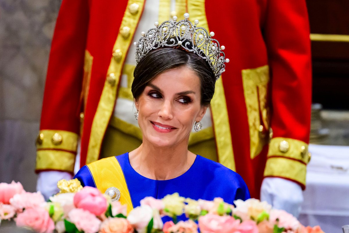 The Queen of Spain attends a state banquet at the Royal Palace in Amsterdam on April 17, 2024 (NLBeeld/Alamy)