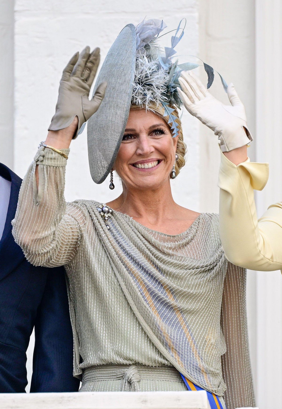 The Queen of the Netherlands waves from the balcony of Noordeinde Palace in The Hague on September 16, 2025 (Patrick van Emst/NLBeeld/Alamy)