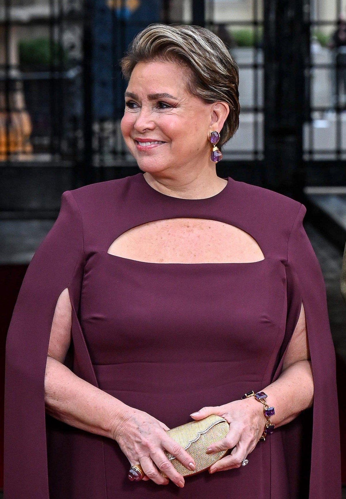 The Grand Duke and Grand Duchess of Luxembourg wait outside the Grand Ducal Palace ahead of his abdication on October 3, 2025 (Patrick van Emst/NLBeeld/Alamy)