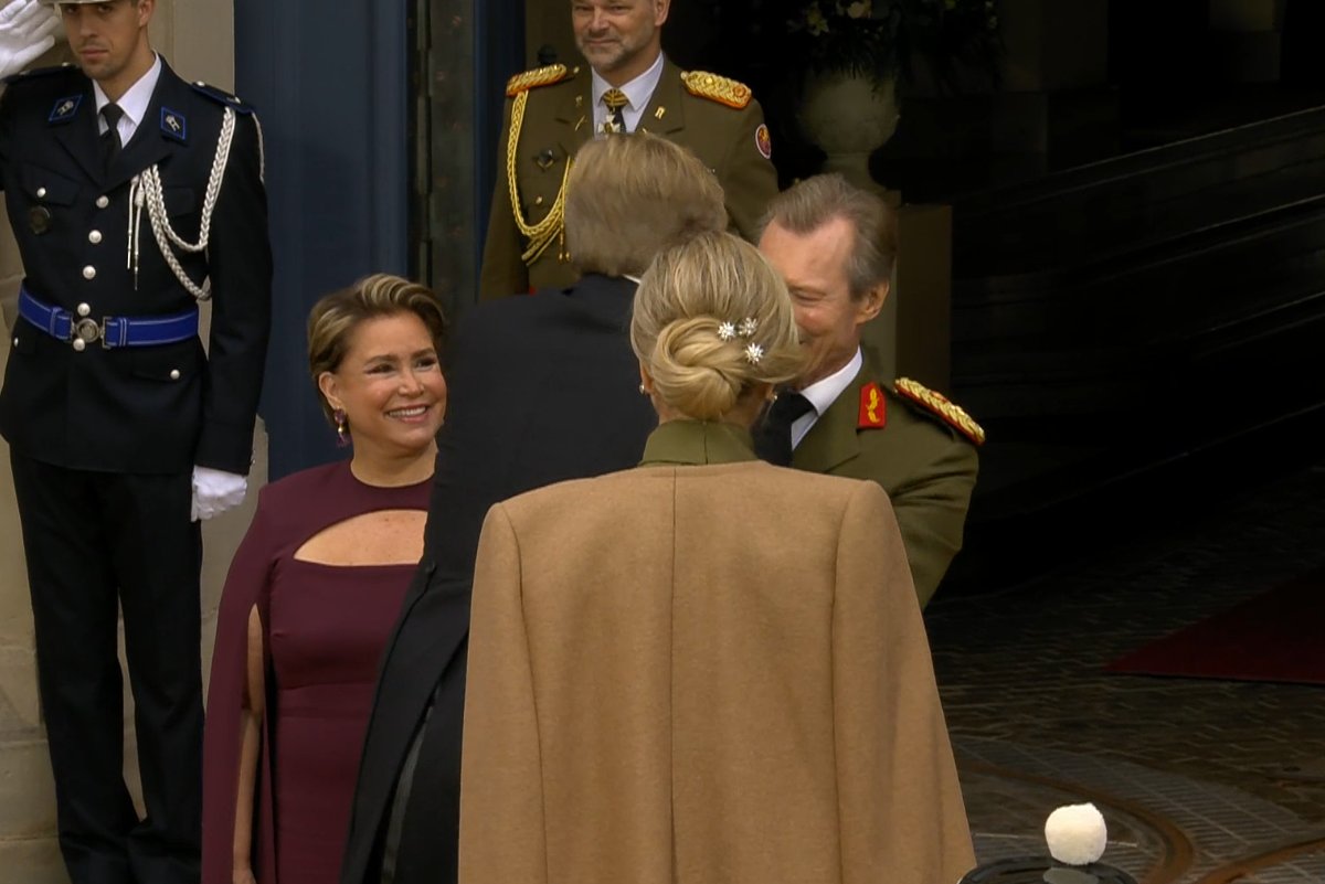 The Grand Duke and Grand Duchess of Luxembourg greet the King and Queen of the Netherlands ahead of the abdication ceremony in Luxembourg on October 3, 2025 (Maison du Grand-Duc)