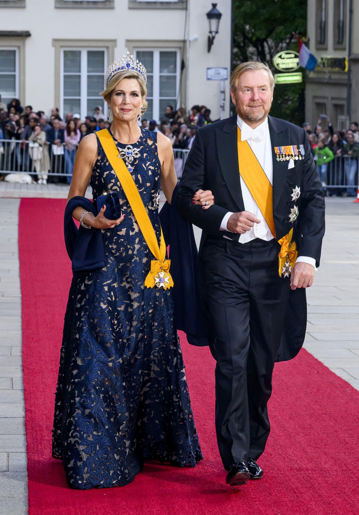 The King and Queen of the Netherlands arrive for a gala dinner hosted by the new Grand Duke and Grand Duchess of Luxembourg on October 3, 2025 (Patrick van Emst/NLBeeld/Alamy)