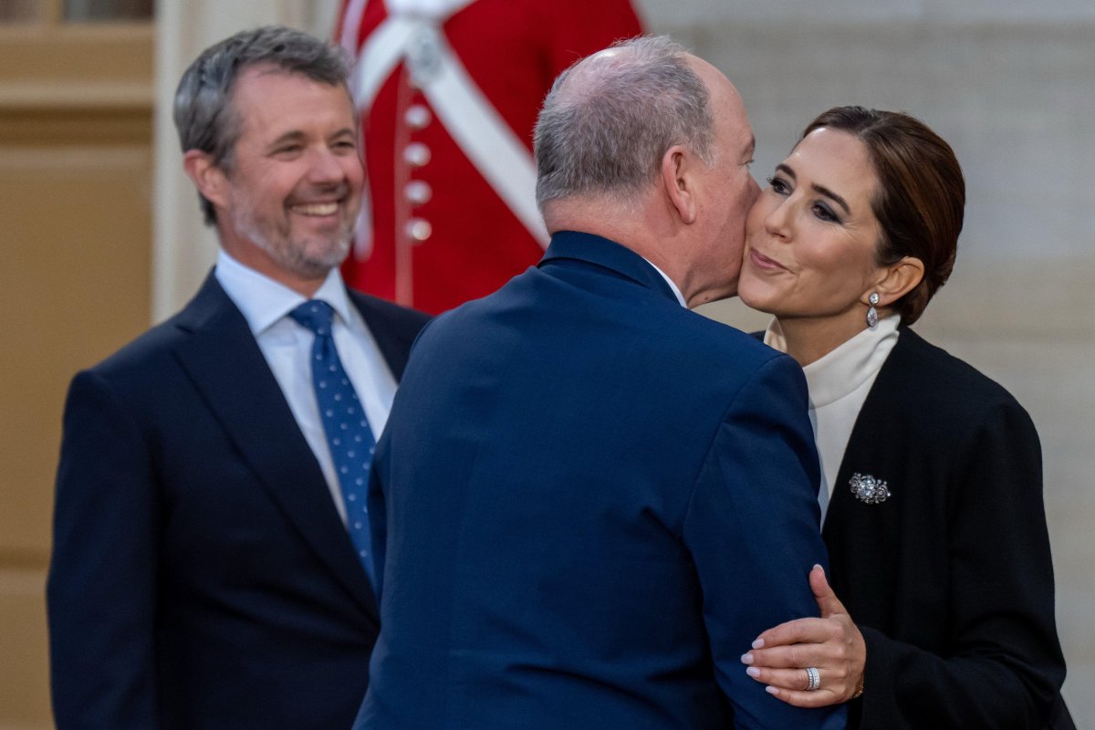 The King and Queen of Denmark greet the Prince of Monaco ahead of a dinner given for EU heads of state and government at Amalienborg Palace in Copenhagen on October 1, 2025 (Michael Kappeler/DPA Picture Alliance/Alamy)