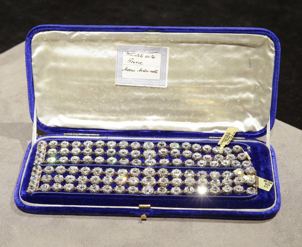 Diamond bracelets that belonged to Marie Antoinette are exhibited in New York ahead of their sale at Sotheby's, September 2018 (John Angelillo/UPI/Alamy)
