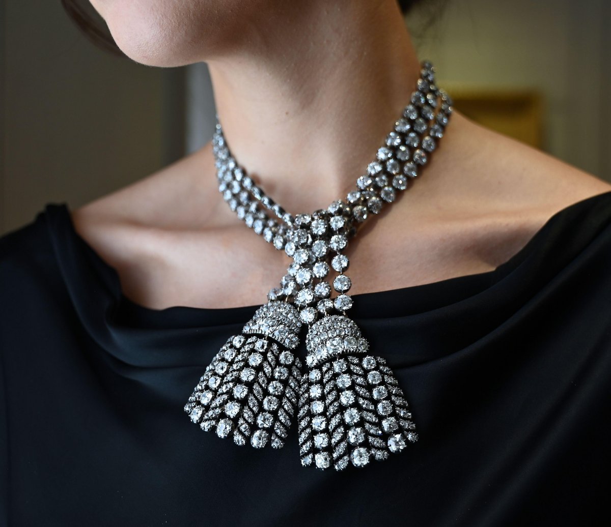The Anglesey Diamond Necklace is worn during an auction preview at Sotheby's in London, September 2024 (Charlie J. Ercilla/Alamy)