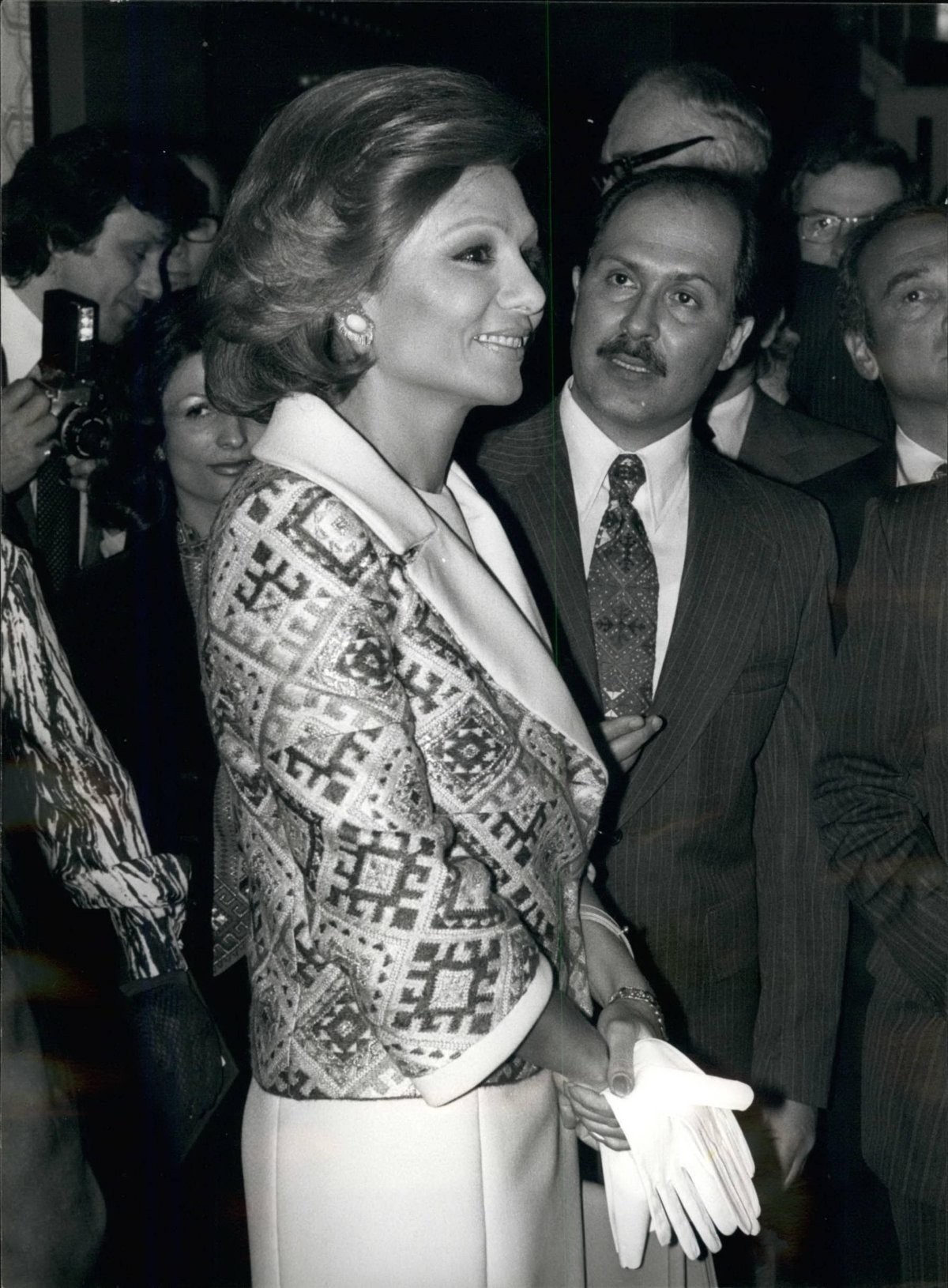 The Empress of Iran opens the World of Islam exhibition at the Science Museum in London, April 1976 (Keystone Press/Alamy)