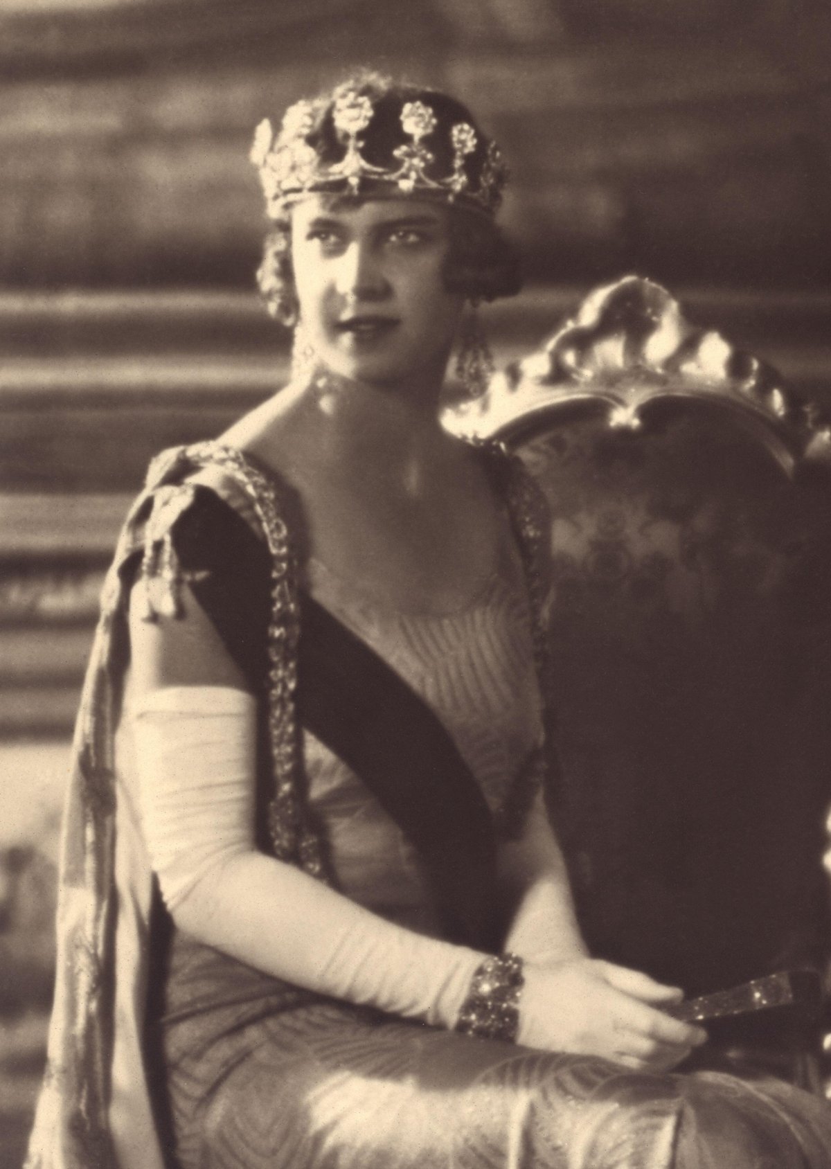 Official portrait of Crown Princess Marie-José of Italy, ca. 1930s (ARCHIVIO GBB/Alamy)