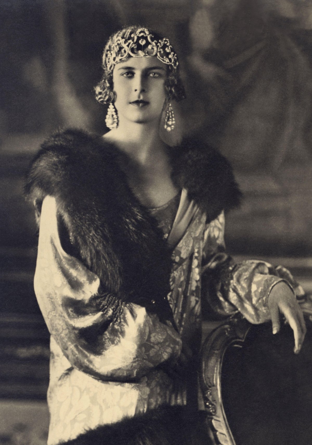 Official portrait of Crown Princess Marie-José of Italy, ca. 1930s (ARCHIVIO GBB/Alamy)