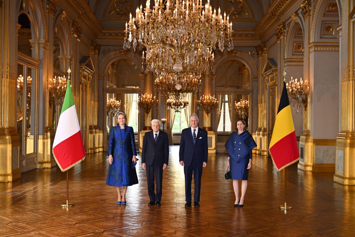 The King and Queen of the Belgians welcome Italian President Sergio Mattarella and his daughter, Laura Mattarella, to the Royal Palace in Brussels on October 20, 2025 (ERIC LALMAND/Belga News Agency/Alamy)