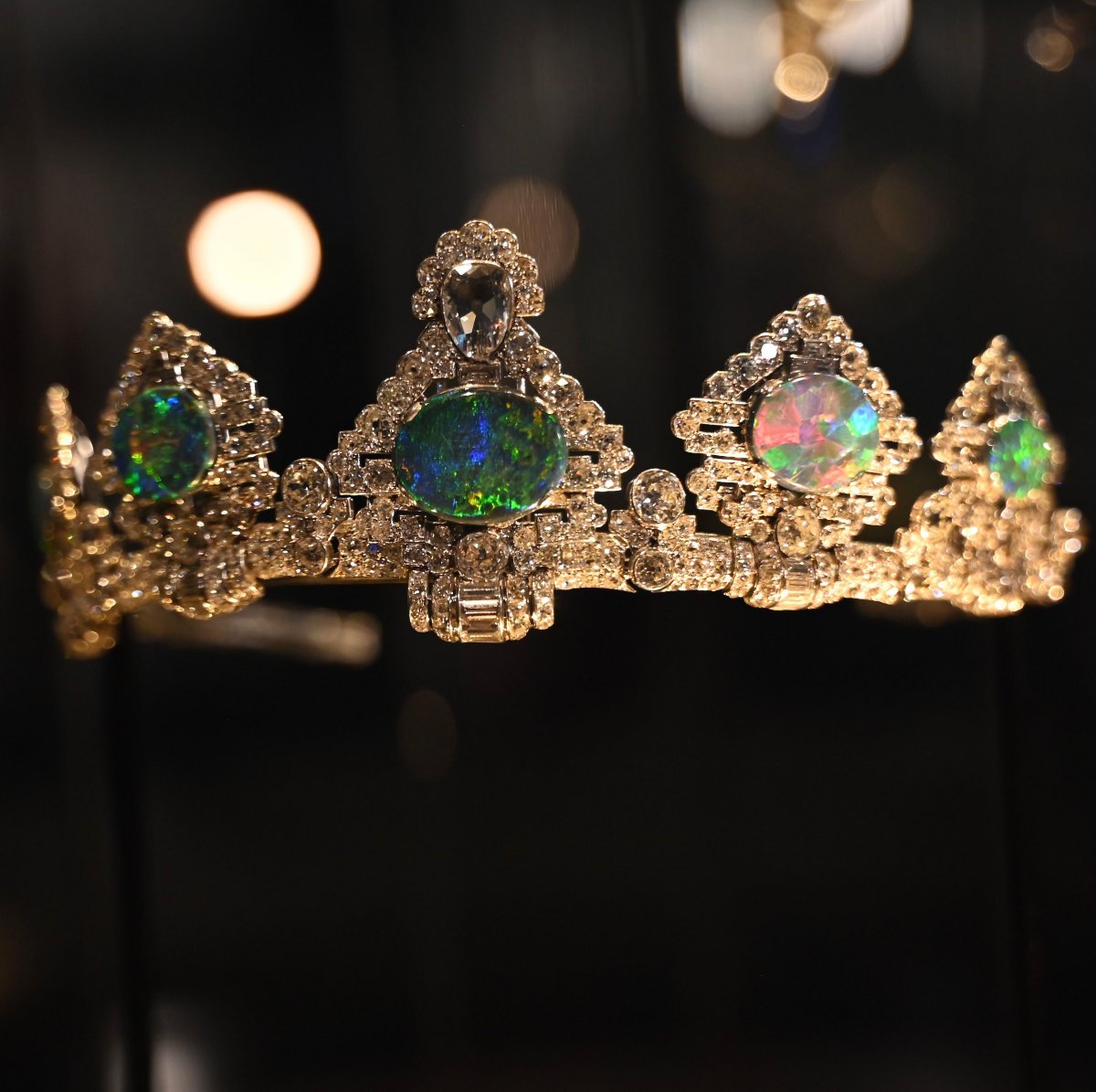 The Hartington Opal Tiara, displayed as part of the Cartier exhibition at the Victoria & Albert Museum in London on April 9, 2025 (Charlie J. Ercilla/Alamy)