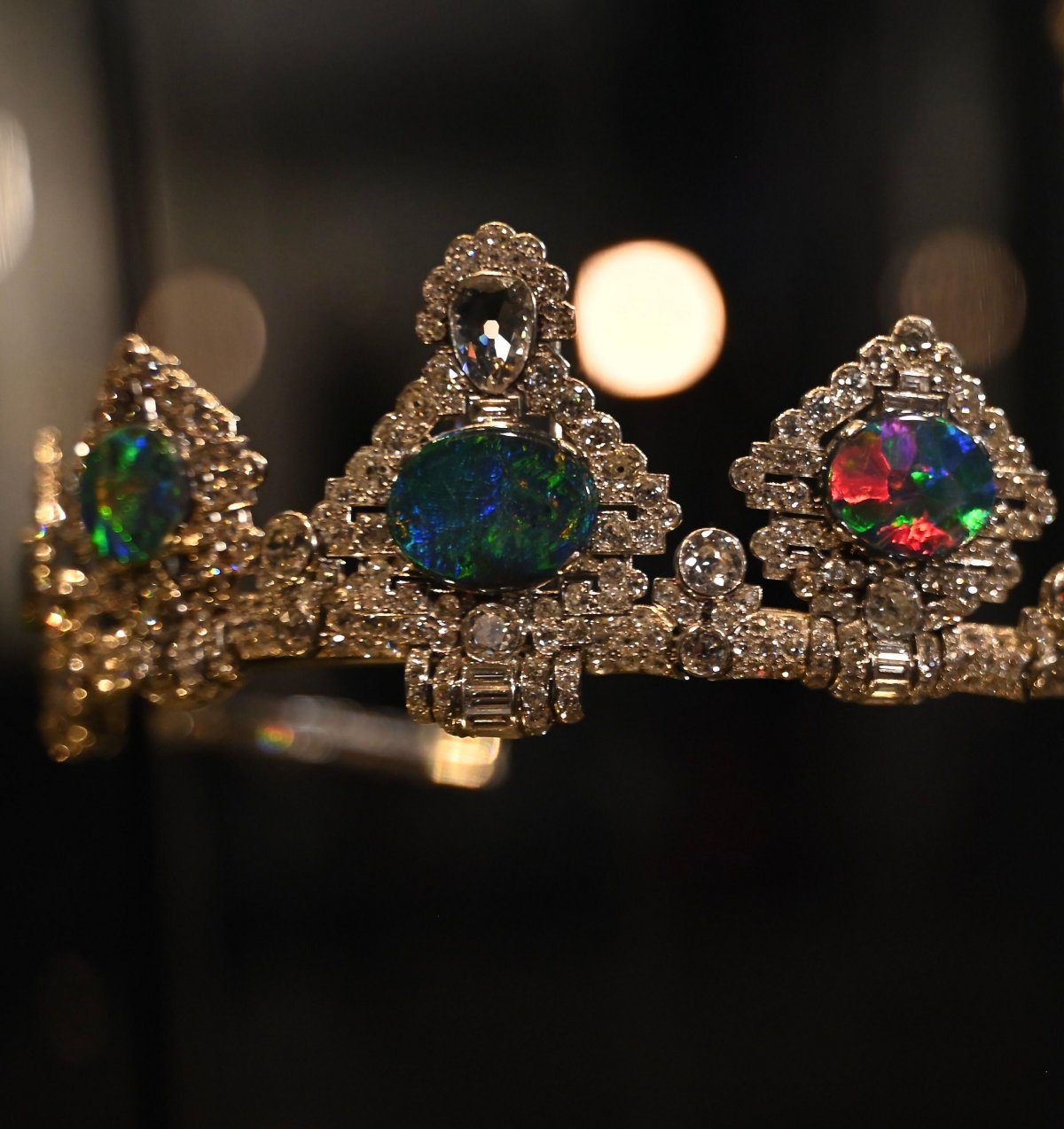 The Hartington Opal Tiara, displayed as part of the Cartier exhibition at the Victoria & Albert Museum in London on April 9, 2025 (Charlie J. Ercilla/Alamy)