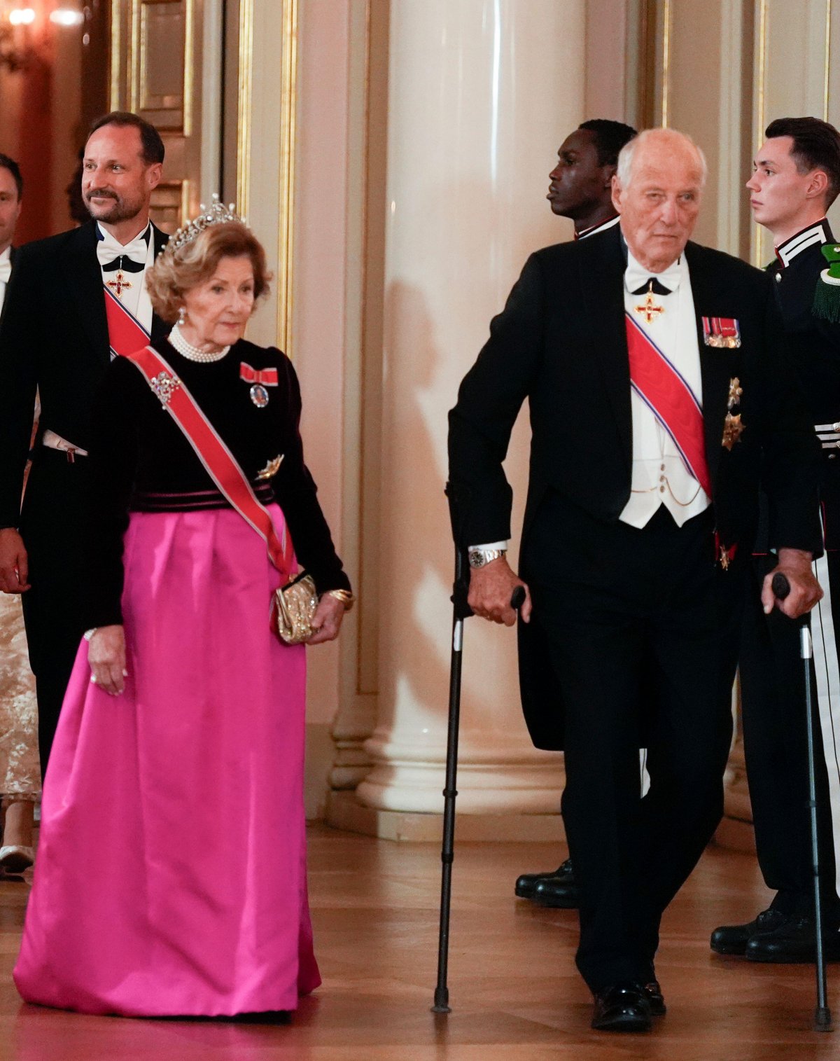 The King and Queen of Norway arrive for a gala dinner for members of Norway's parliament, the Storting, at the Royal Palace in Oslo on October 23, 2025 (Terje Pedersen/NTB/Alamy)