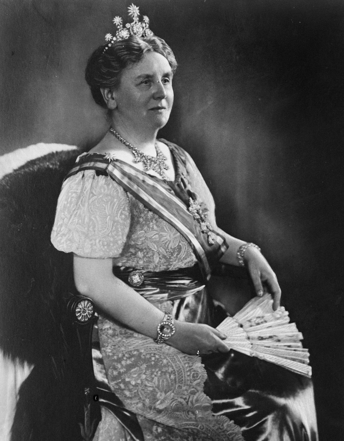 An official portrait of Queen Wilhelmina of the Netherlands, ca. 1937 (BNA Photographic/Alamy)
