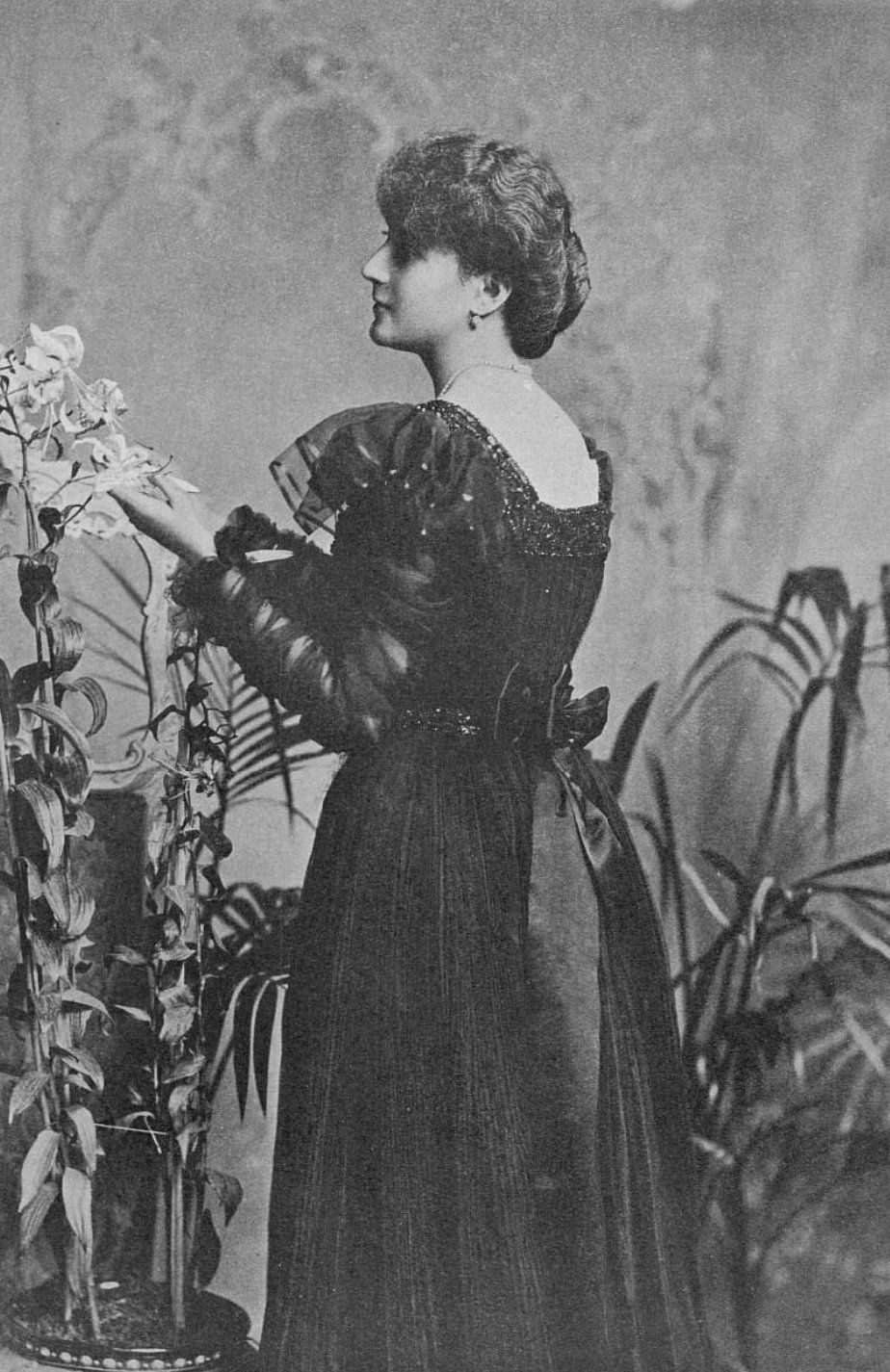 Helena Fraser, wife of the 3rd Earl of Stradbroke, in a portrait published in the Sketch and the Tatler, 1902