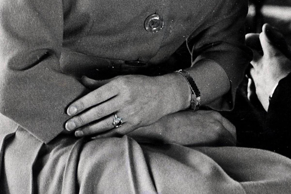 Princess Margaret and Antony Armstrong-Jones pose for portraits at Royal Lodge in Windsor on February 27, 1960 (Pictorial Press/Alamy)