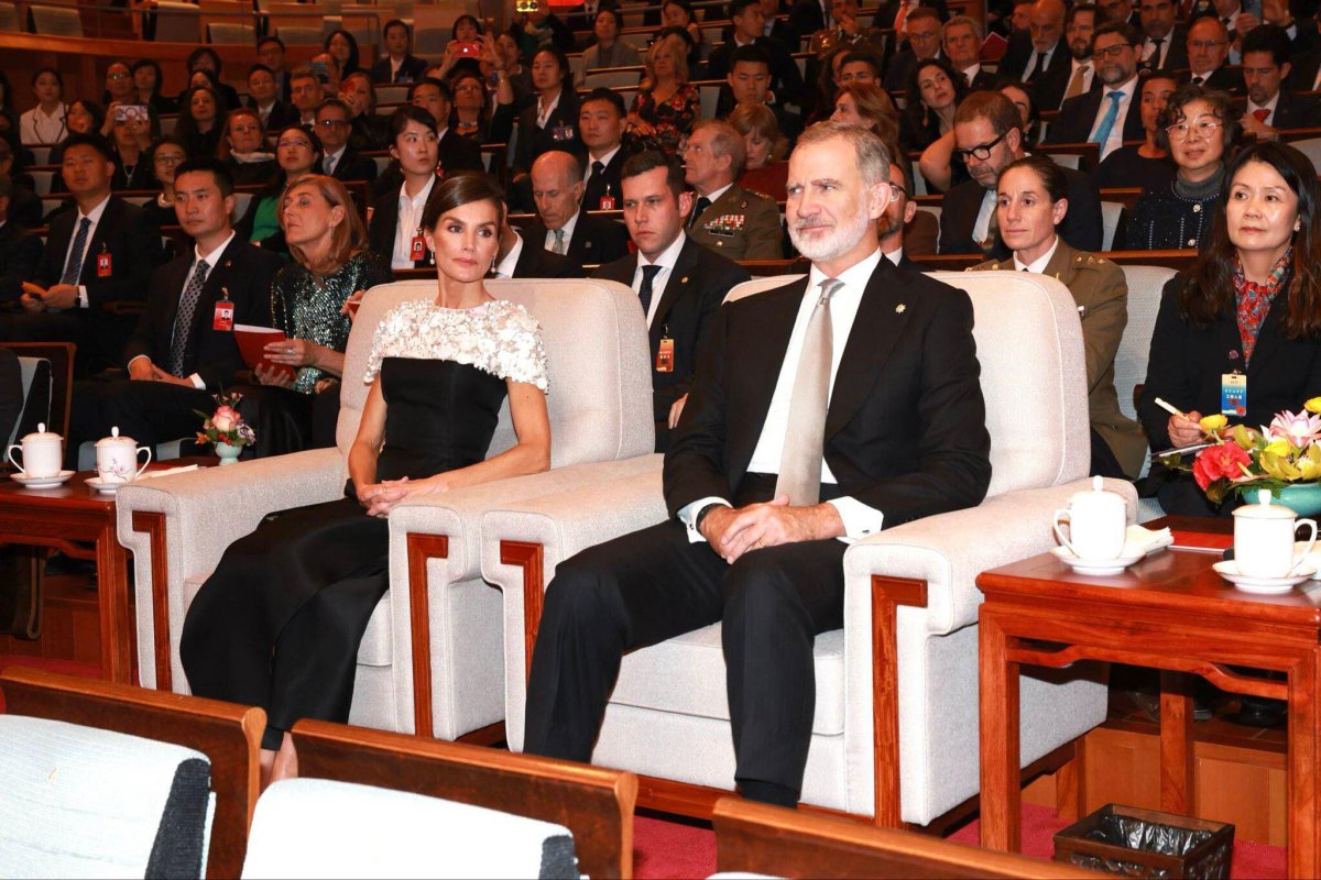 The King and Queen of Spain and the President and First Lady of China attend a gala concert at the National Centre for the Performing Arts in Beijing on November 12, 2025 (CORDON PRESS/Alamy)