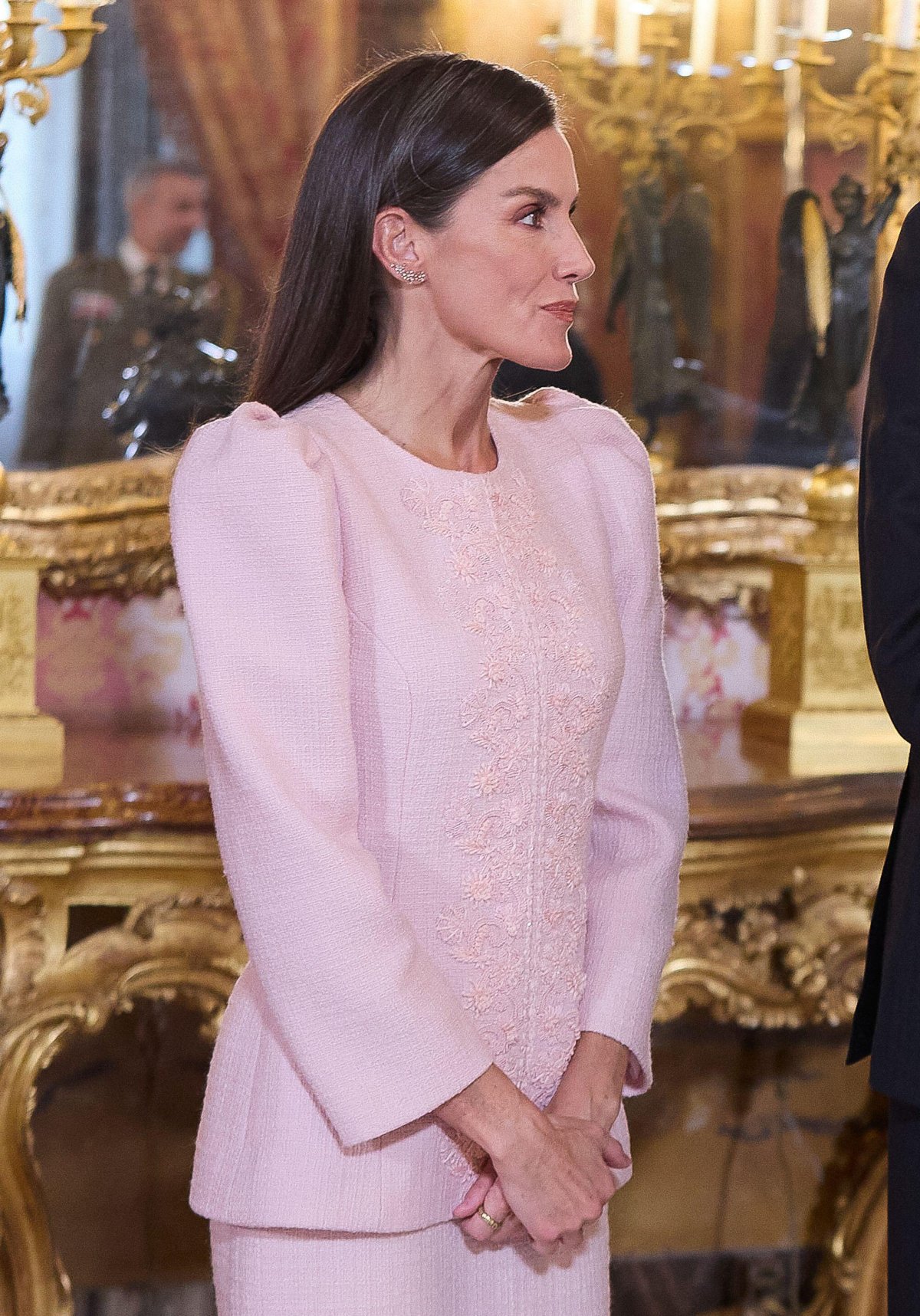 The King and Queen of Spain, with Queen Sofia, the Princess of Asturias, and Infanta Sofia, receive dignitaries after the presentation of the Order of the Golden Fleece at the Royal Palace in Madrid on November 21, 2025 (Sipa USA/Alamy)