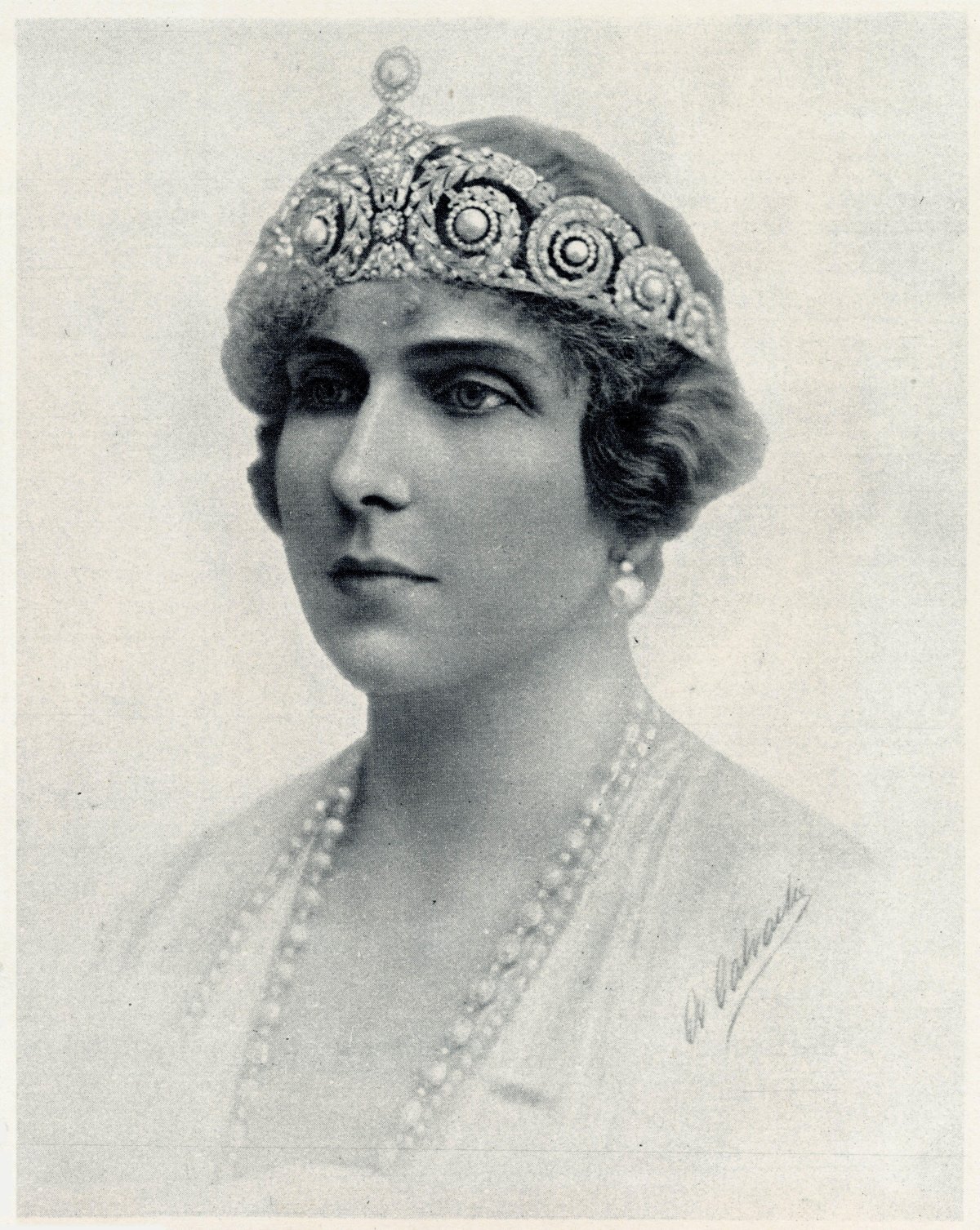 Queen Victoria Eugenie of Spain (Chronicle/Alamy)