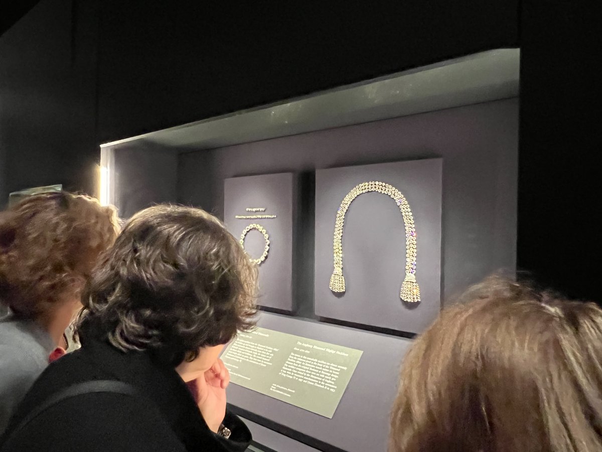 Views of the Marie Antoinette Style exhibition at the Victoria & Albert Museum in London, November 2025 (© Patricia Treble)