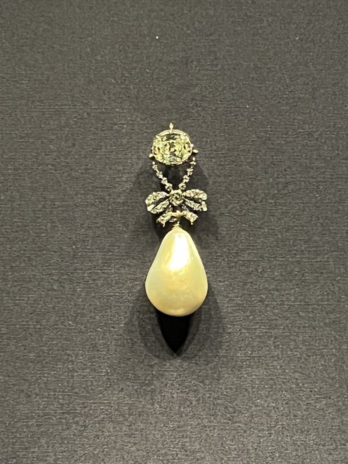 Views of the Marie Antoinette Style exhibition at the Victoria & Albert Museum in London, November 2025 (© Patricia Treble)