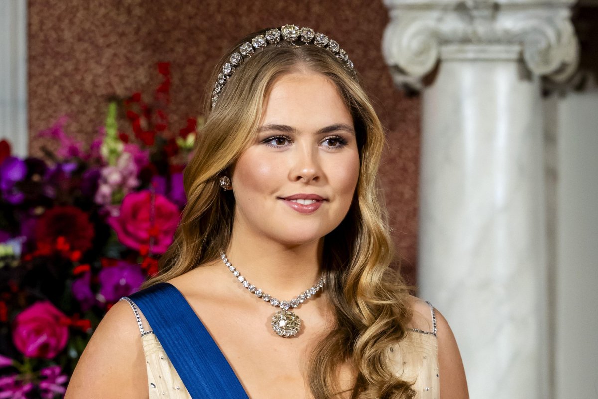 The King and Queen of the Netherlands, with the Princess of Orange, host a state banquet for the visiting President of Finland at the Royal Palace in Amsterdam on December 11, 2025 (REMKO DE WAAL/ANP/Alamy)