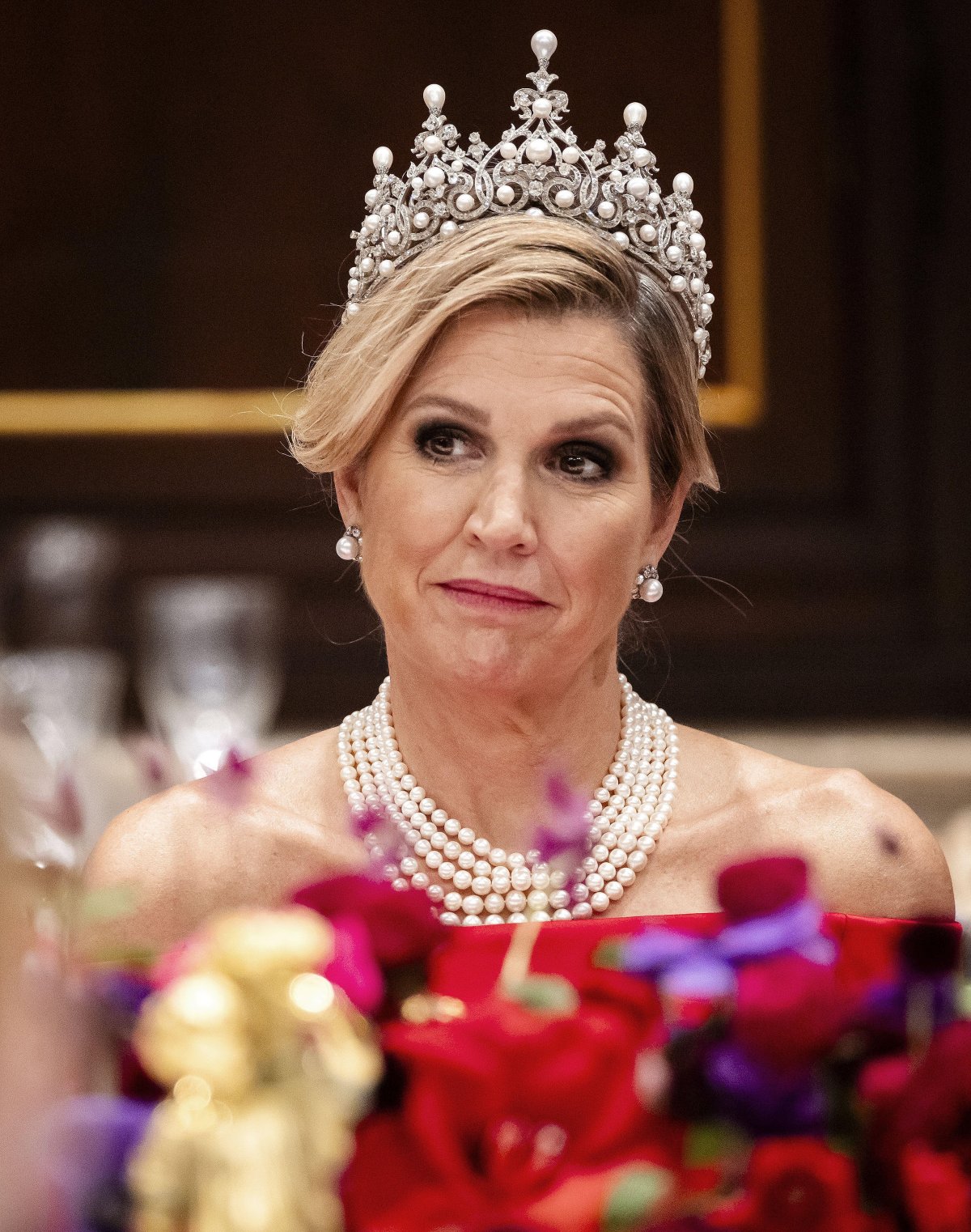 The King and Queen of the Netherlands, with the Princess of Orange, host a state banquet for the visiting President of Finland at the Royal Palace in Amsterdam on December 11, 2025 (REMKO DE WAAL/ANP/Alamy)