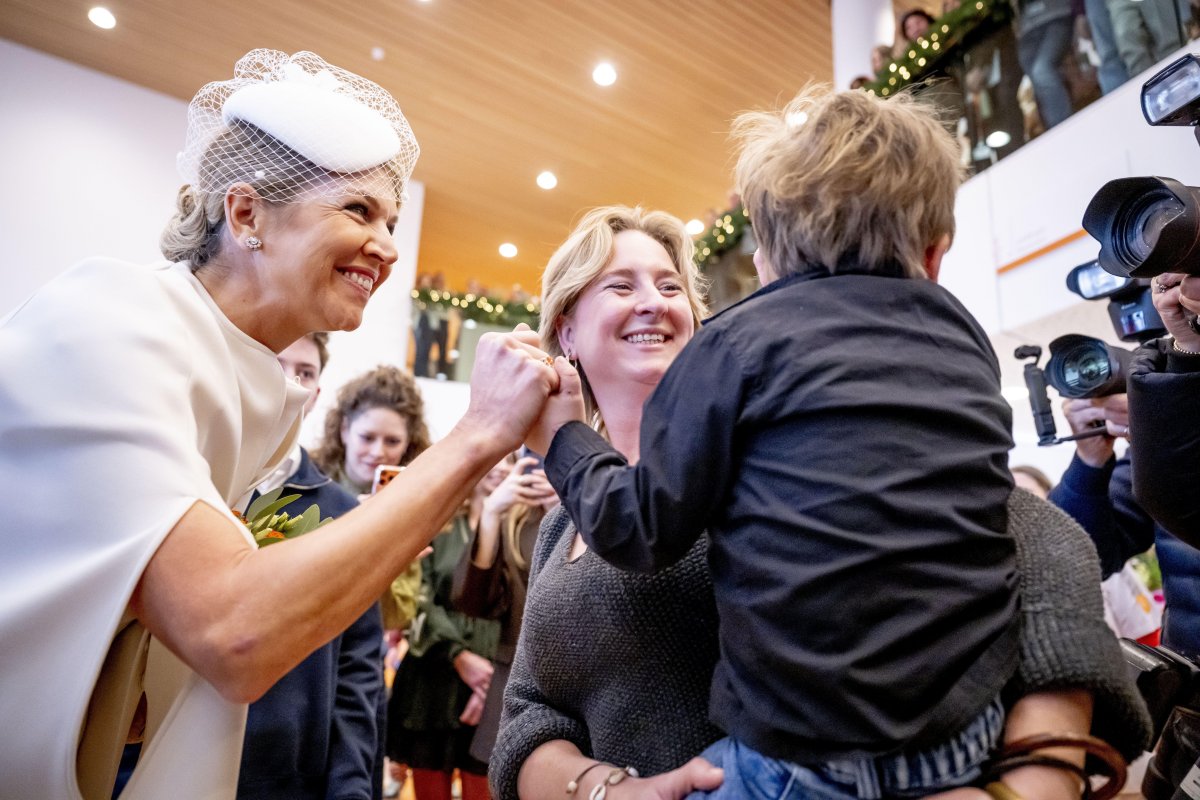 The Queen of the Netherlands visits the Princess Máxima Center for Pediatric Oncology in Utrecht on December 18, 2025 (ROBIN UTRECHT/ANP/Alamy)