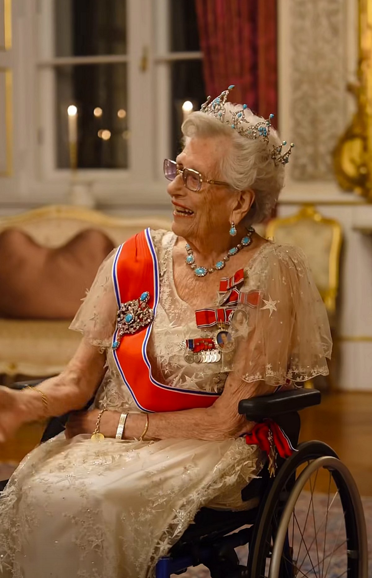 The King and Queen of Norway, with Crown Prince Haakon and Princess Astrid, host a gala dinner for the diplomatic corps at the Royal Palace in Oslo on January 29, 2026 (Kongehuset)