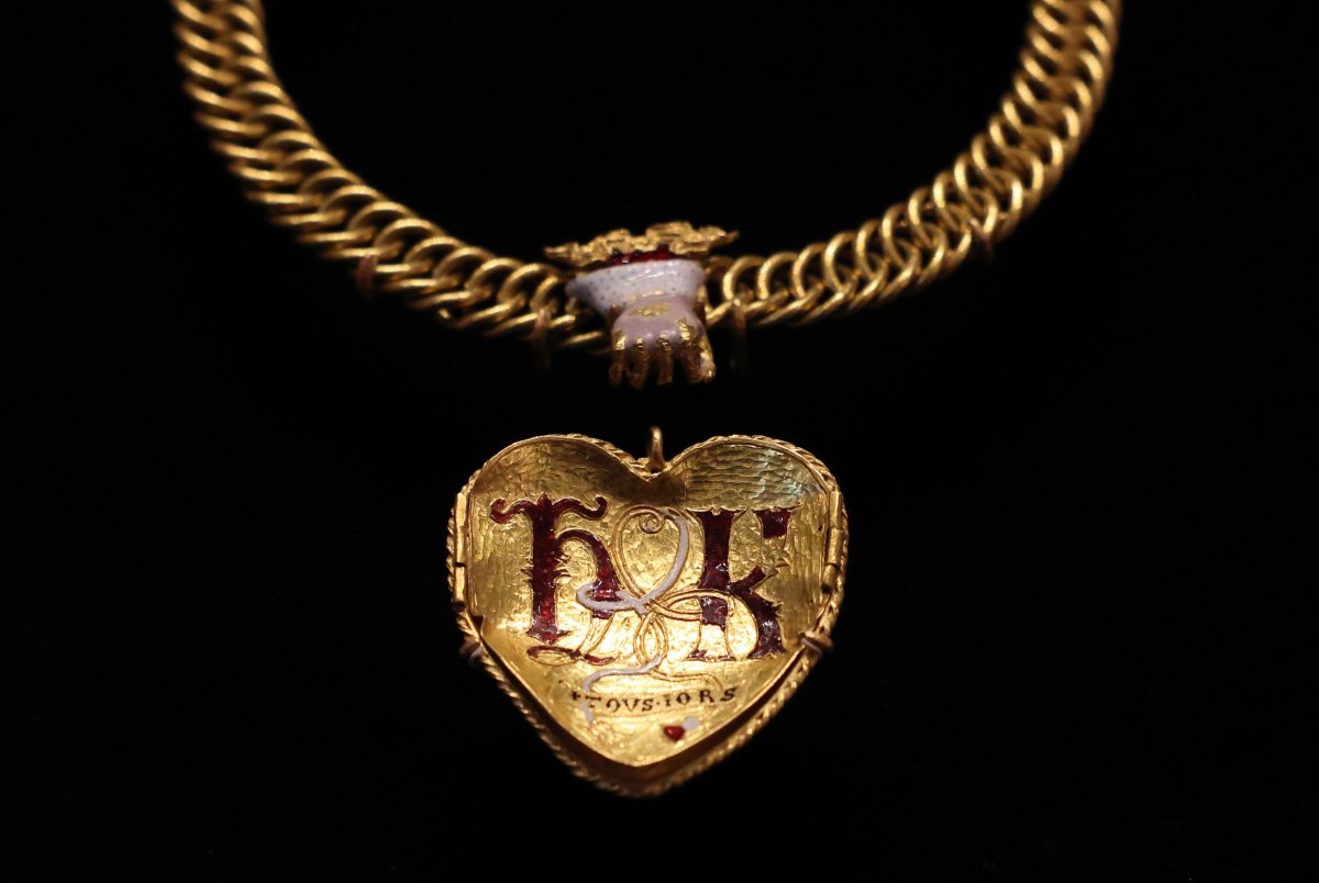 The Tudor Heart, a spectacular gold pendant linked to King Henry VIII & Katherine of Aragon, rediscovered by a metal detectorist in Warwickshire in 2019 (Monica Wells/Alamy)