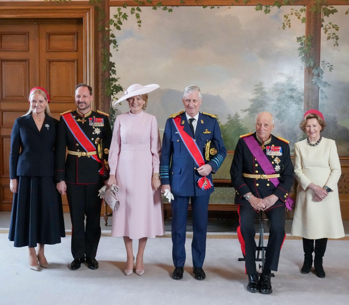 The King and Queen of Norway, with the Crown Prince and Crown Princess, welcome the King and Queen of the Belgians to the Royal Palace in Oslo at the start of their state visit on March 24, 2026 (Ole Berg-Rusten/NTB/Alamy)