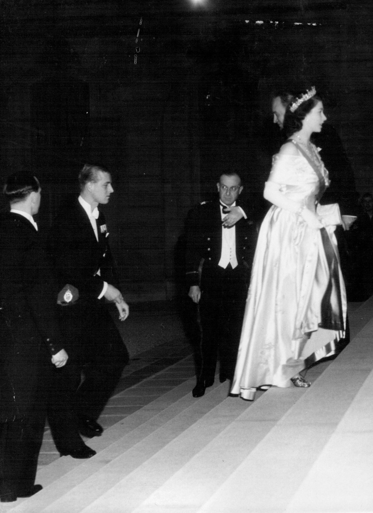 Prince Philip and Princess Elizabeth dine with President Auriol at the Elysee Palace on May 14, 1948 (SuperStock/Alamy)