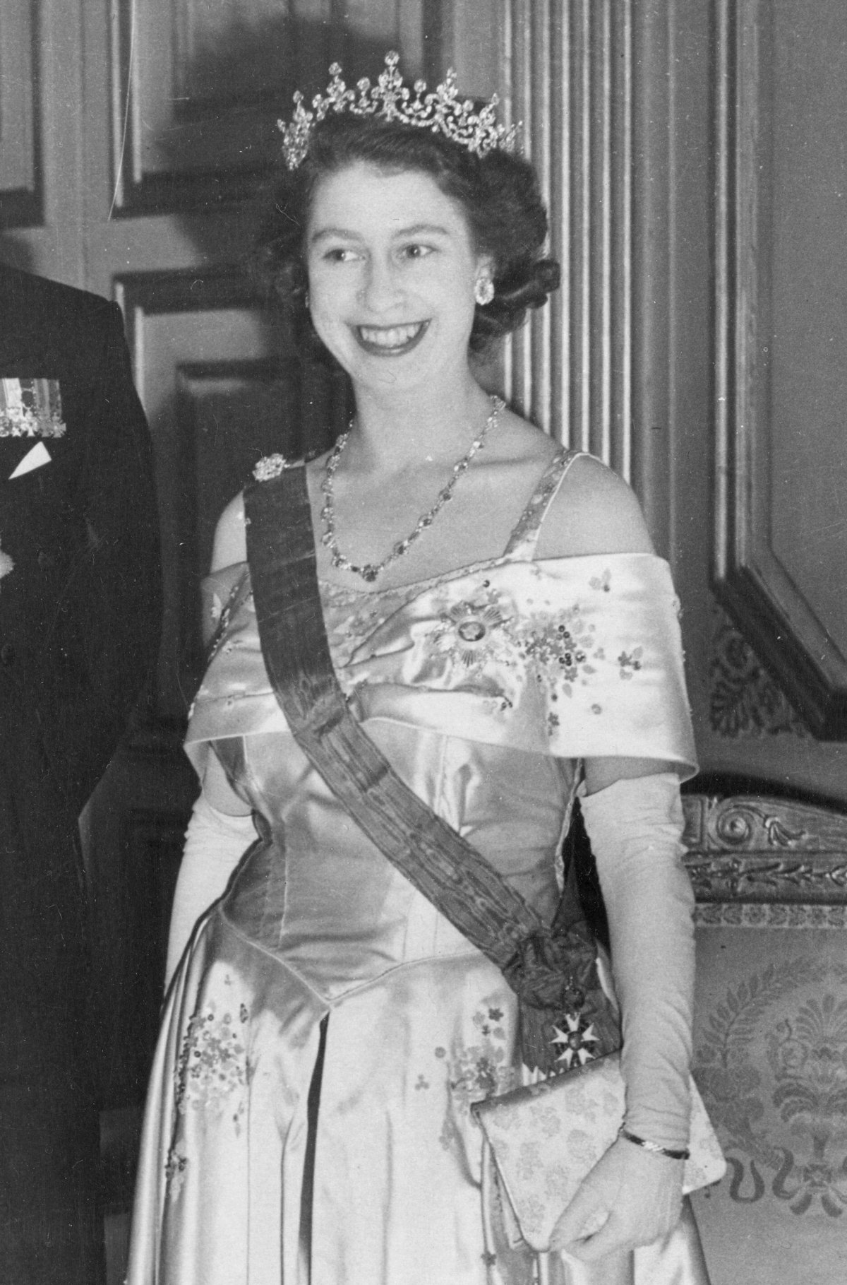 Prince Philip and Princess Elizabeth dine with President Auriol at the Elysee Palace on May 14, 1948 (Chronicle/Alamy)