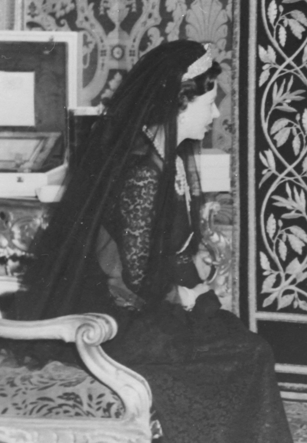 Queen Elizabeth II and the Duke of Edinburgh have an audience with Pope John XXIII at the Vatican on May 5, 1961 (Smith Archive/Alamy)