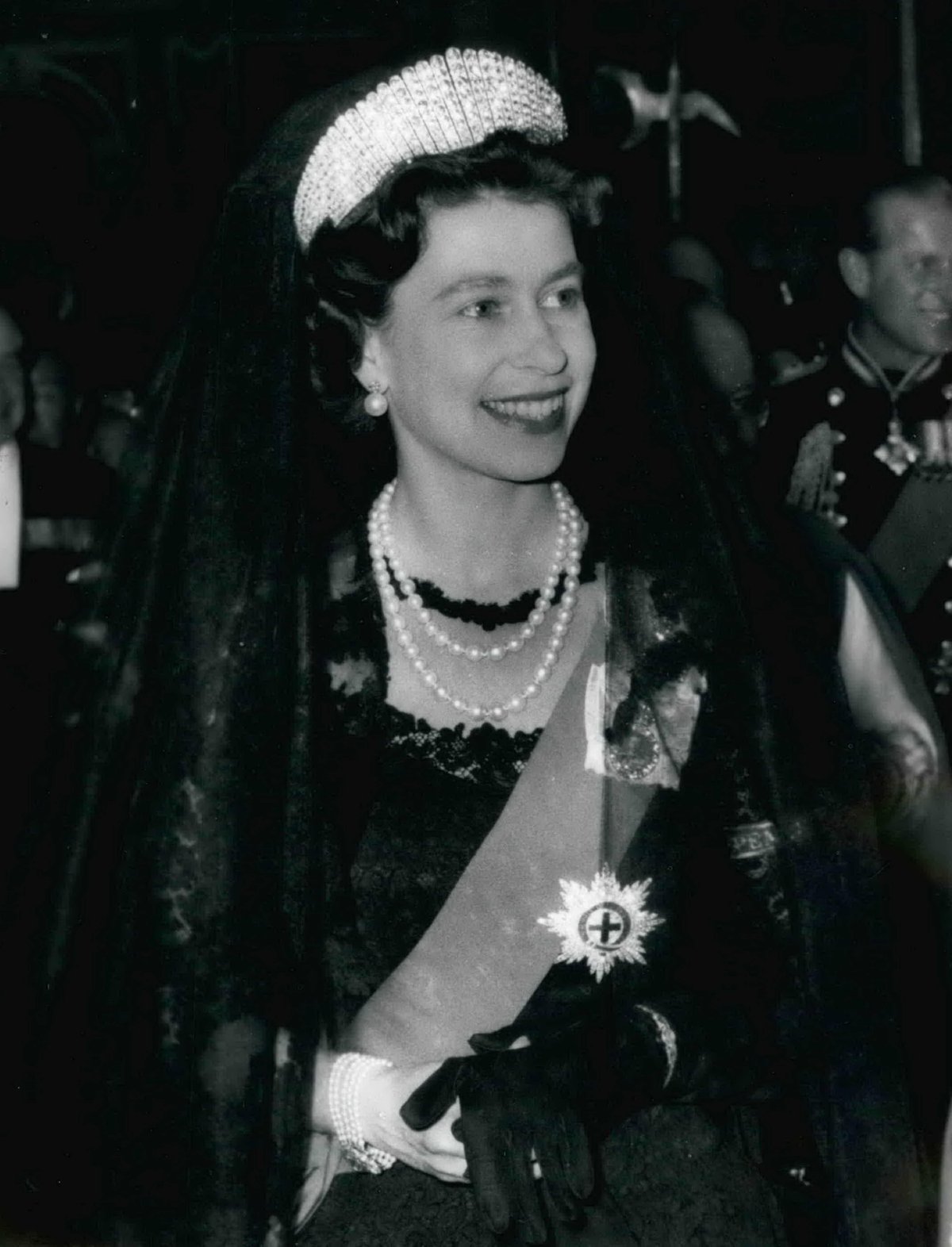 Queen Elizabeth II and the Duke of Edinburgh have an audience with Pope John XXIII at the Vatican on May 5, 1961 (Keystone Press/Alamy)